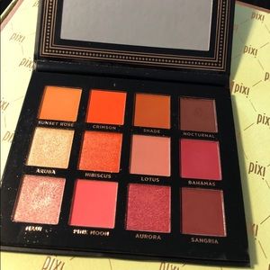 Eyeshadow palette